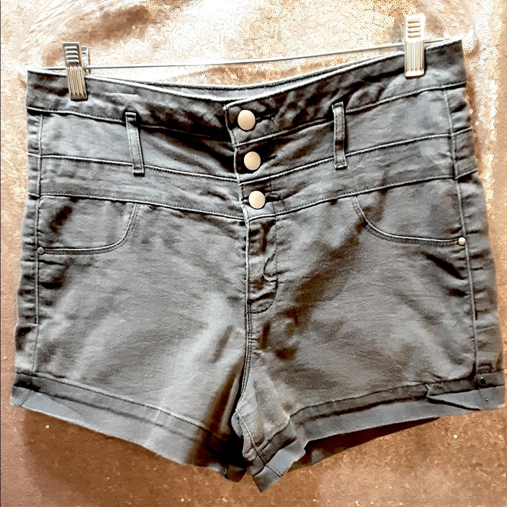 Refuge Junior’s Hi-Waisted Shortie Short